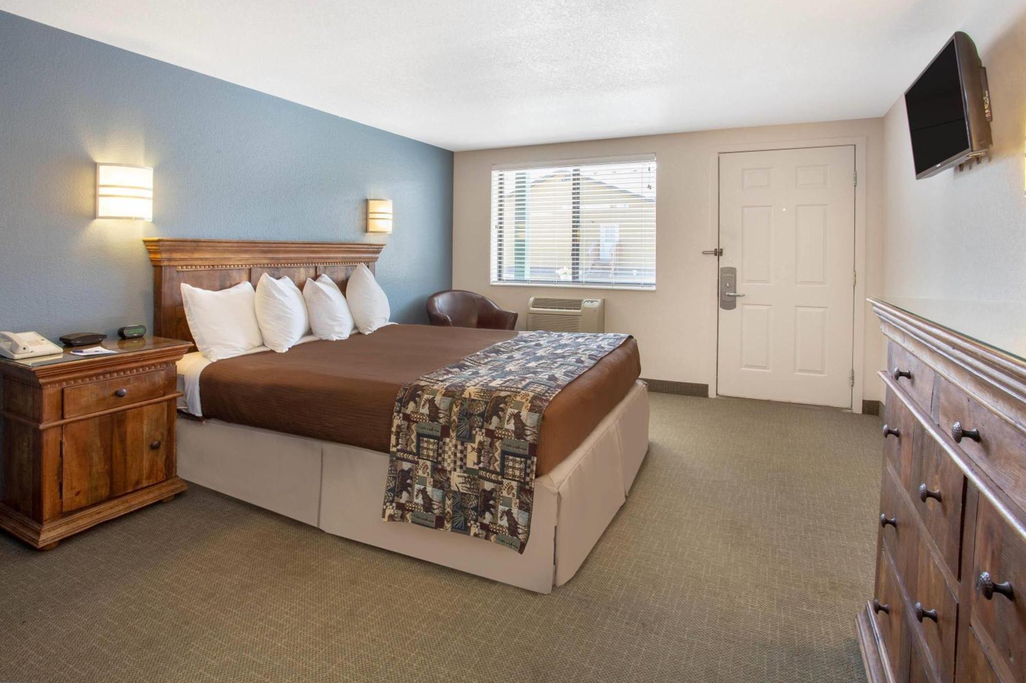 Travelodge By Wyndham Gardiner Yellowstone Park North Entr Exterior foto